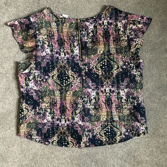 Snakeskin Flutter Sleeve Top - Picture 6 of 6